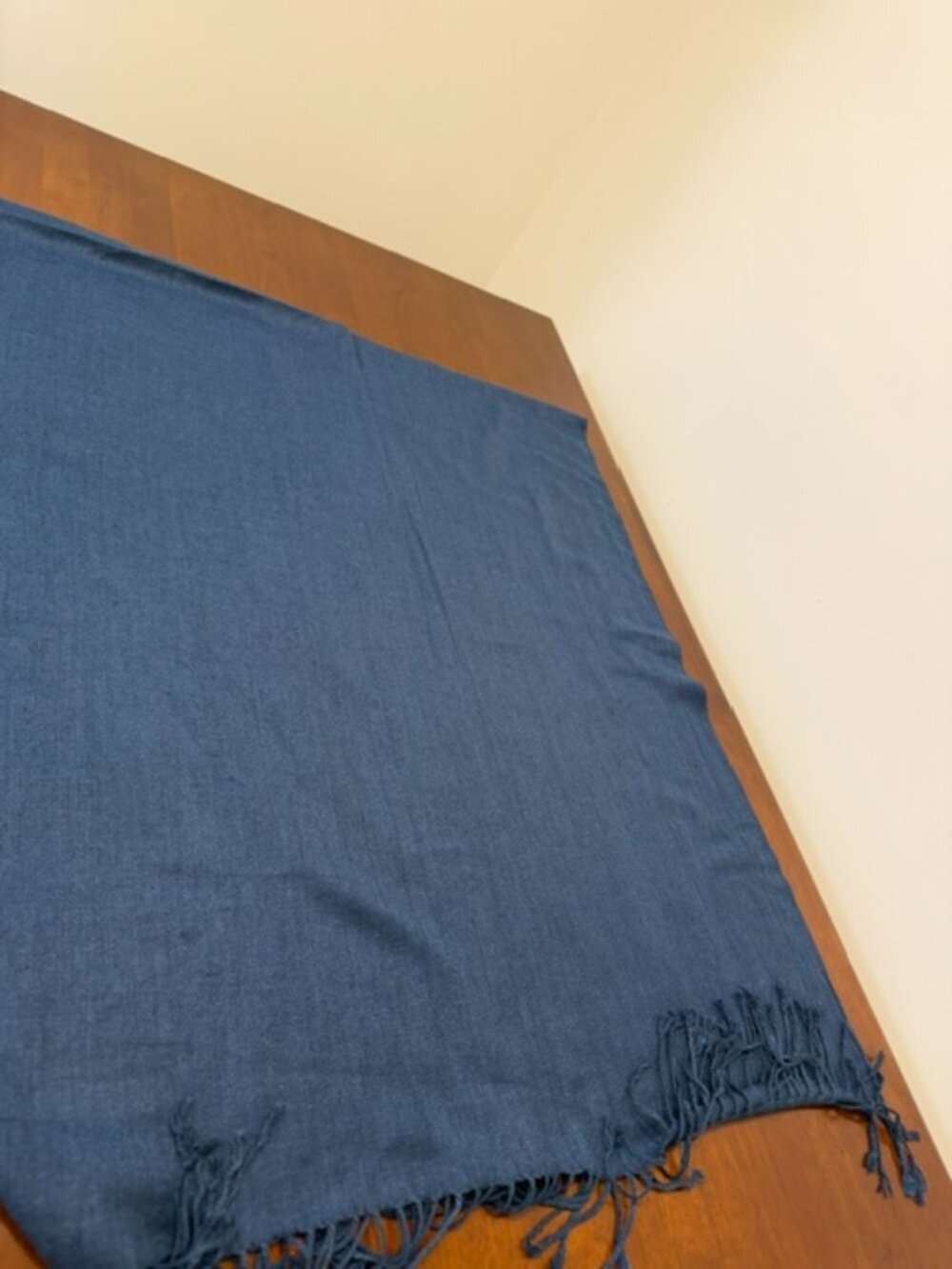 Blue Pashmina Oversized Wrap Scarf Pre-Owned. - Picture 4 of 10